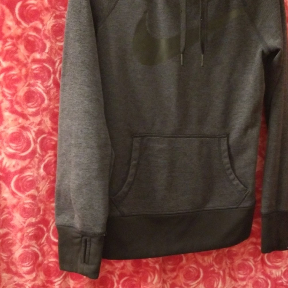 🖤 Nike therma fit hoodie. - Picture 5 of 7